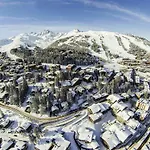 Appartement Charmant Avec Sauna Et Balcons A Courchevel 1850, Proche Pistes, Pour 4 Personnes - Fr-1-564-94